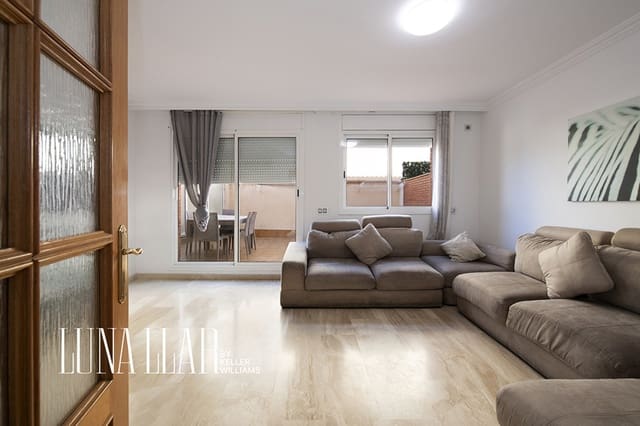 4 chambre Villa/Maison à vendre à Castelldefels avec piscine garage - 695 000 € (Ref: 10101893)
