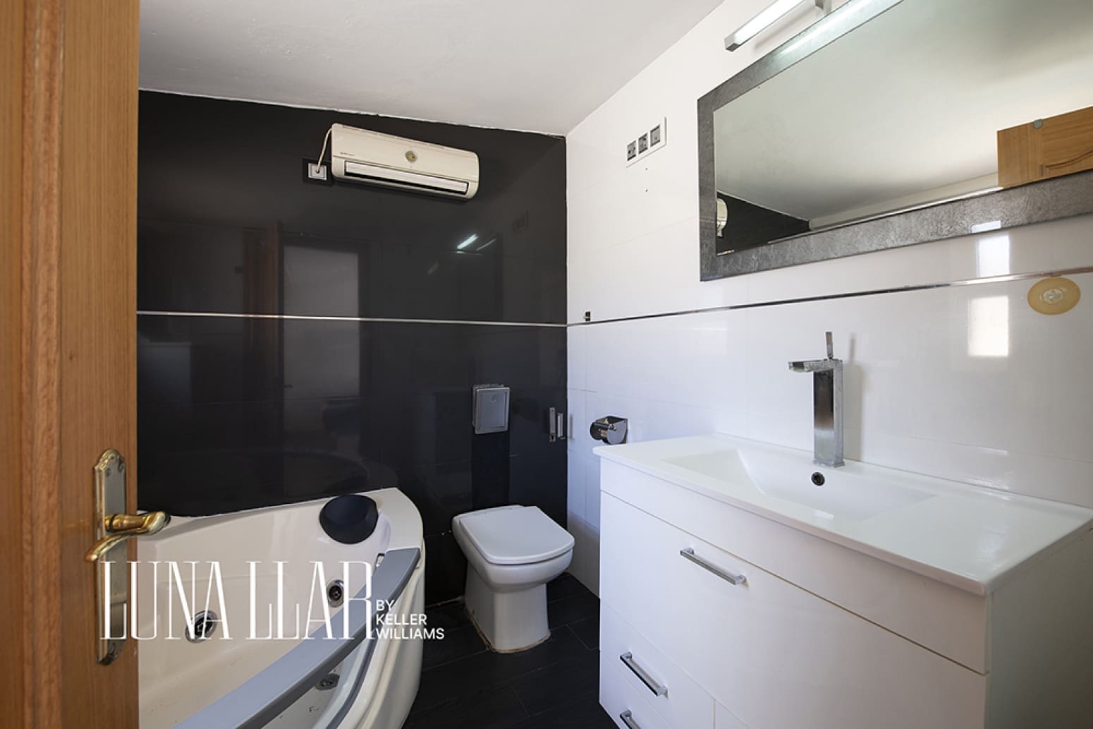 4 chambre Villa/Maison à vendre à Castelldefels avec piscine garage - 695 000 € (Ref: 10101893)