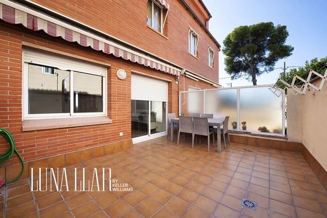 4 chambre Villa/Maison à vendre à Castelldefels avec piscine garage - 695 000 € (Ref: 10101893)