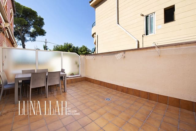 4 chambre Villa/Maison à vendre à Castelldefels avec piscine garage - 695 000 € (Ref: 10101893)