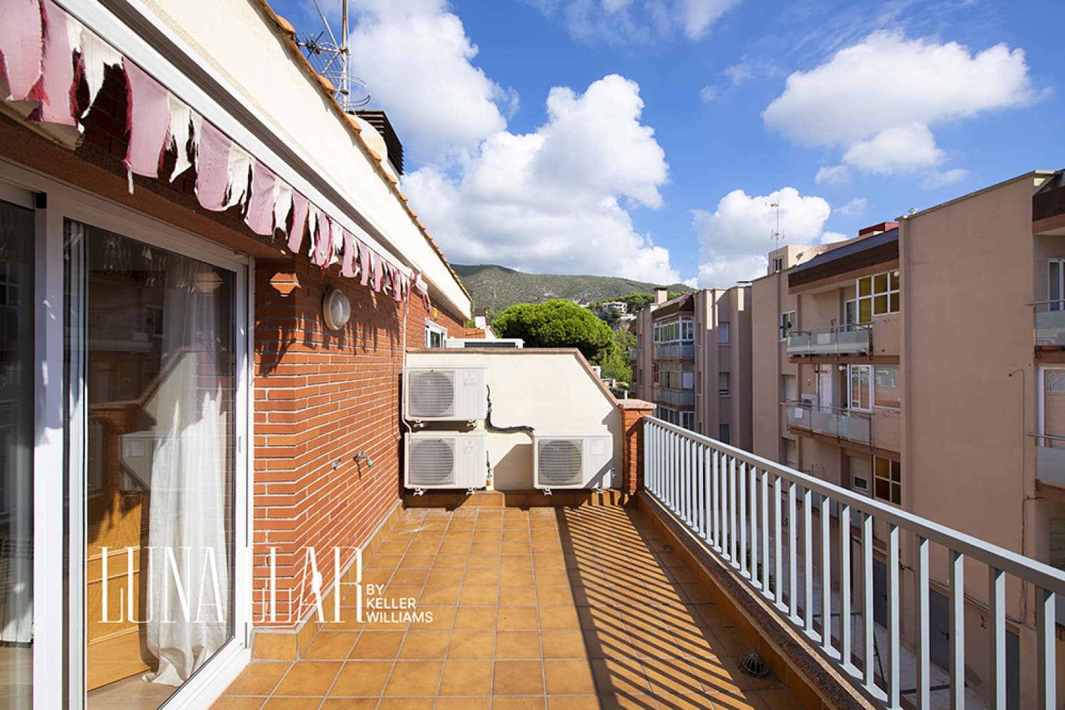 4 chambre Villa/Maison à vendre à Castelldefels avec piscine garage - 695 000 € (Ref: 10101893)