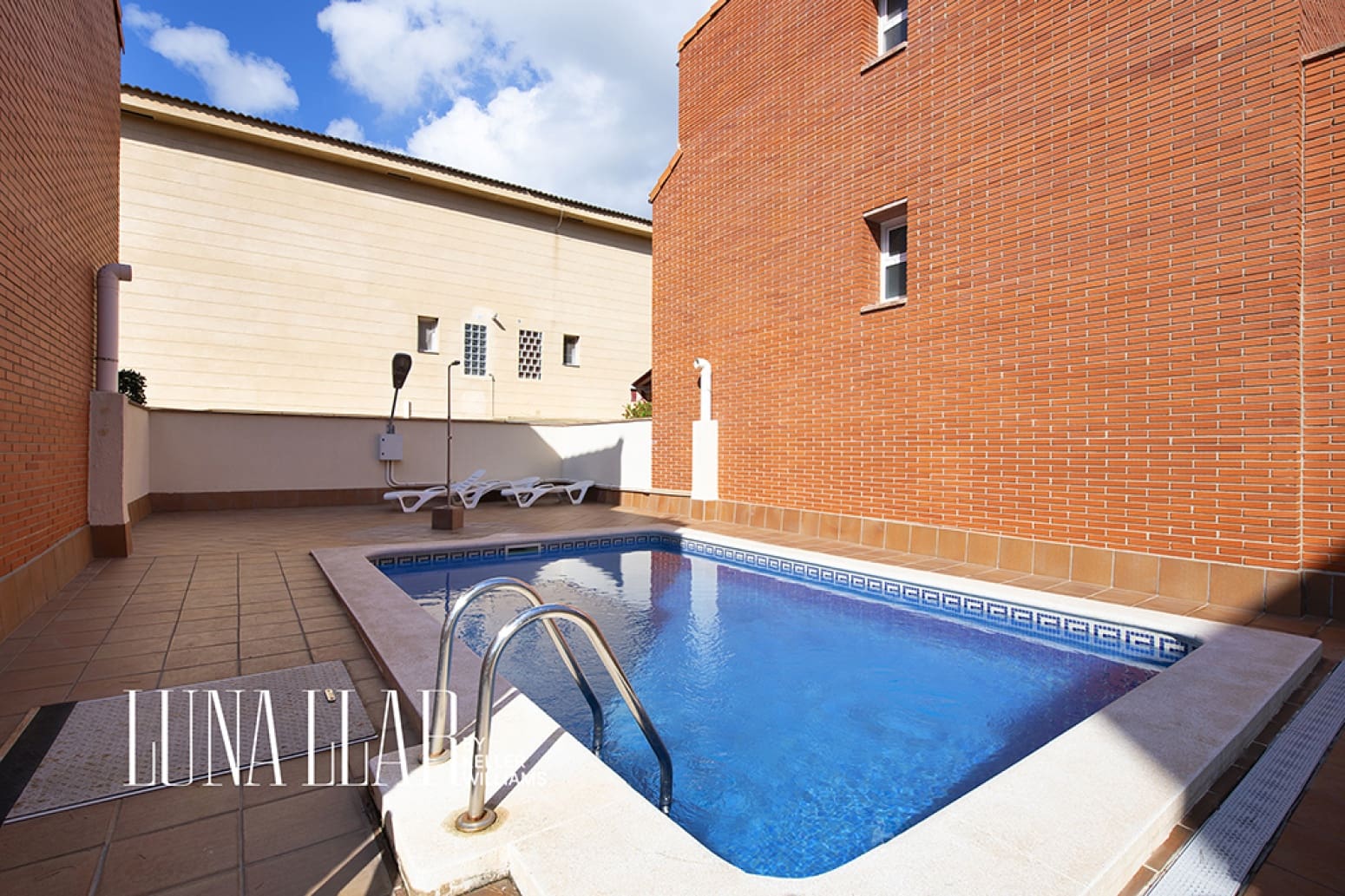 4 chambre Villa/Maison à vendre à Castelldefels avec piscine garage - 695 000 € (Ref: 10101893)