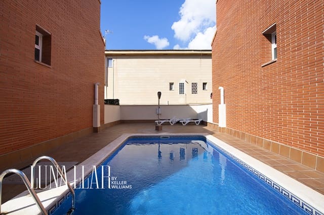 4 chambre Villa/Maison à vendre à Castelldefels avec piscine garage - 695 000 € (Ref: 10101893)