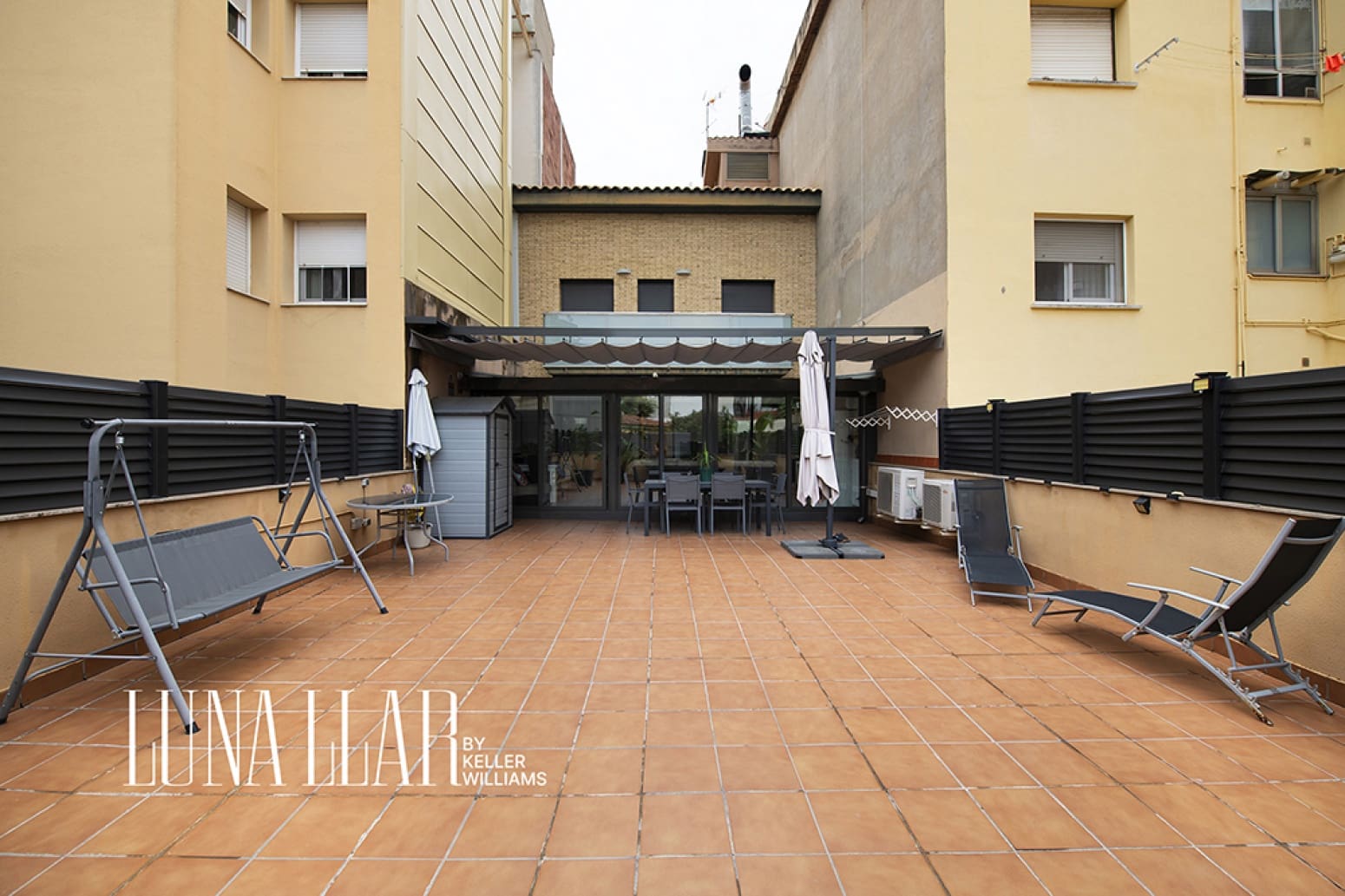 4 bedroom Flat for sale in Castelldefels - € 495,000 (Ref: 10135807)