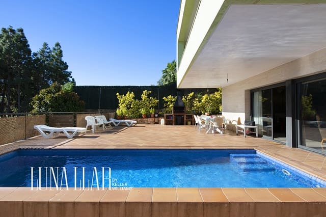 3 soveværelse Villa til salg i Blanes med swimmingpool garage - € 850.000 (Ref: 10173395)
