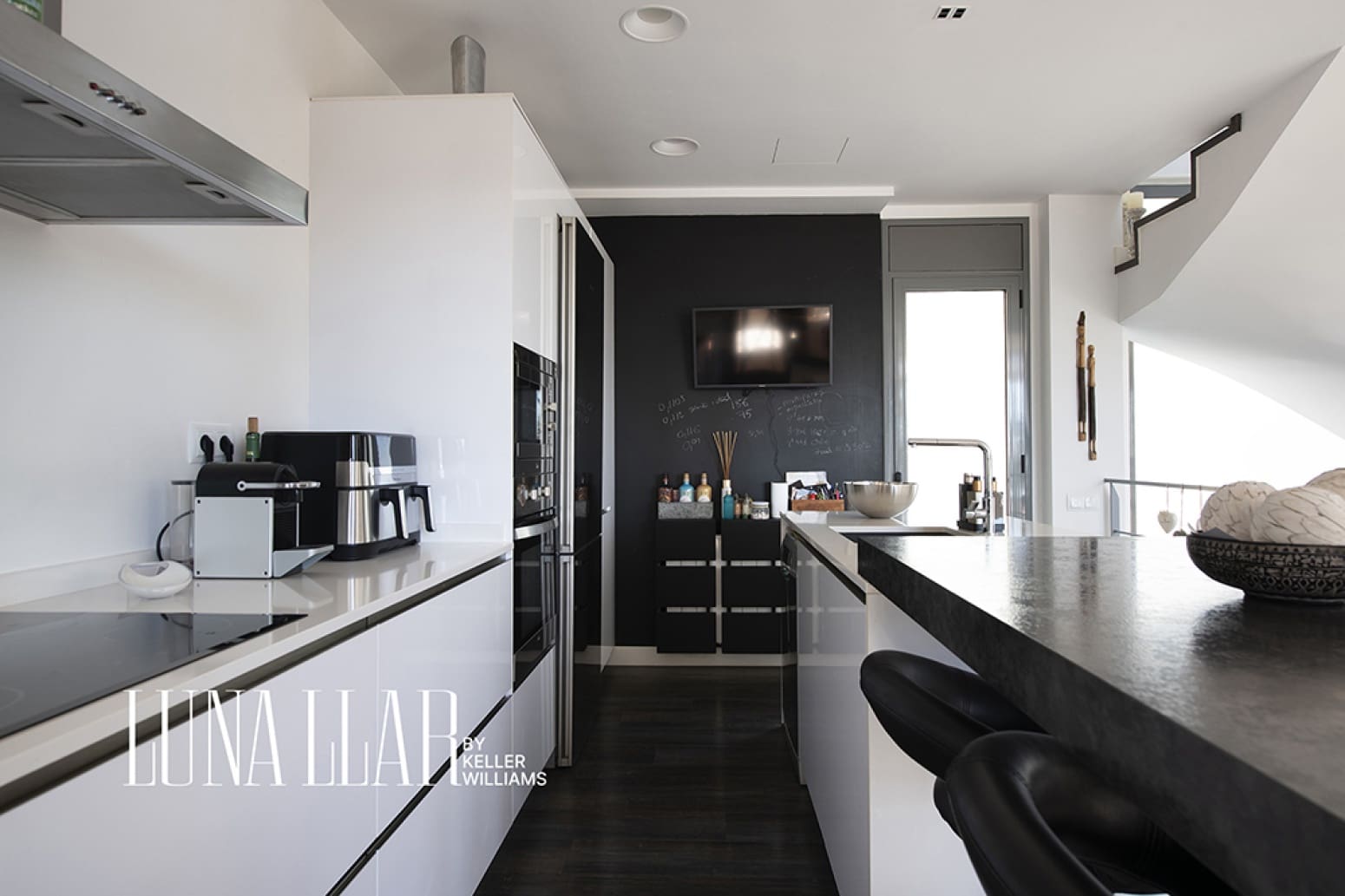 5 bedroom Villa for sale in Castelldefels with pool - € 1,150,000 (Ref: 10173397)