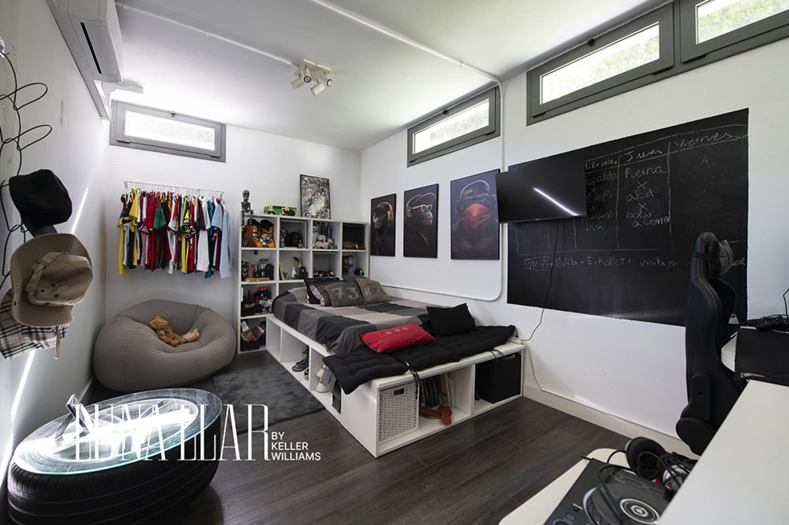 5 bedroom Villa for sale in Castelldefels with pool - € 1,150,000 (Ref: 10173397)