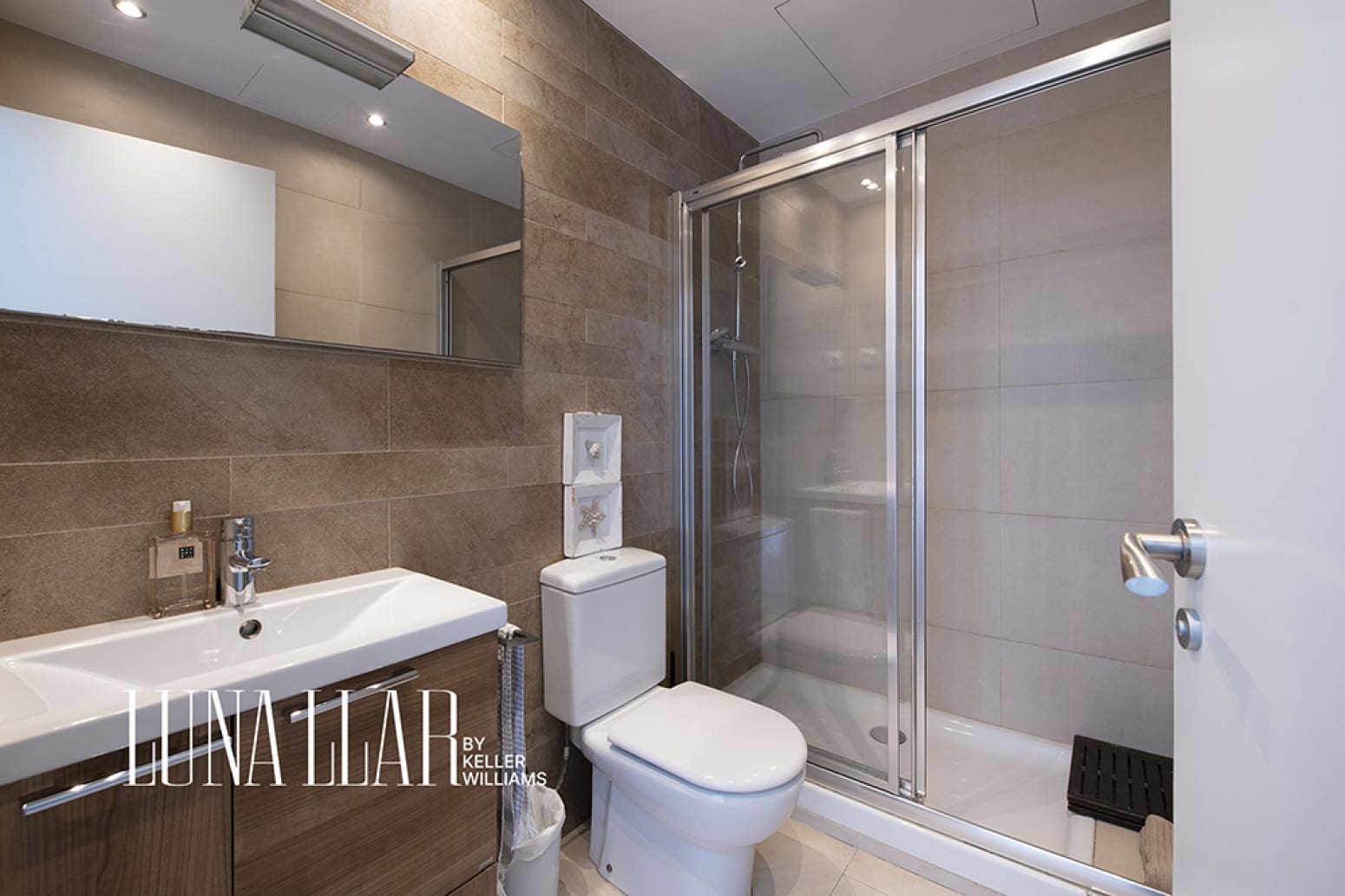 5 bedroom Villa for sale in Castelldefels with pool - € 1,150,000 (Ref: 10173397)