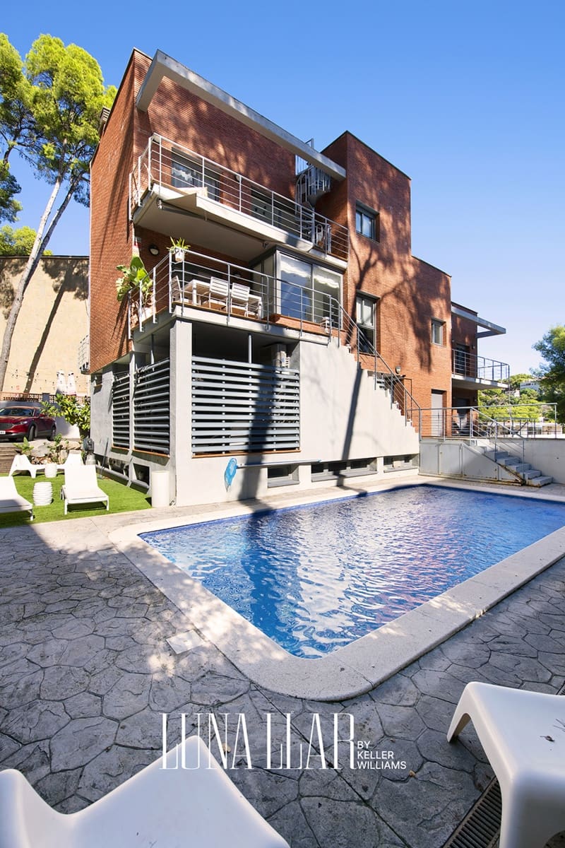 5 bedroom Villa for sale in Castelldefels with pool - € 1,150,000 (Ref: 10173397)