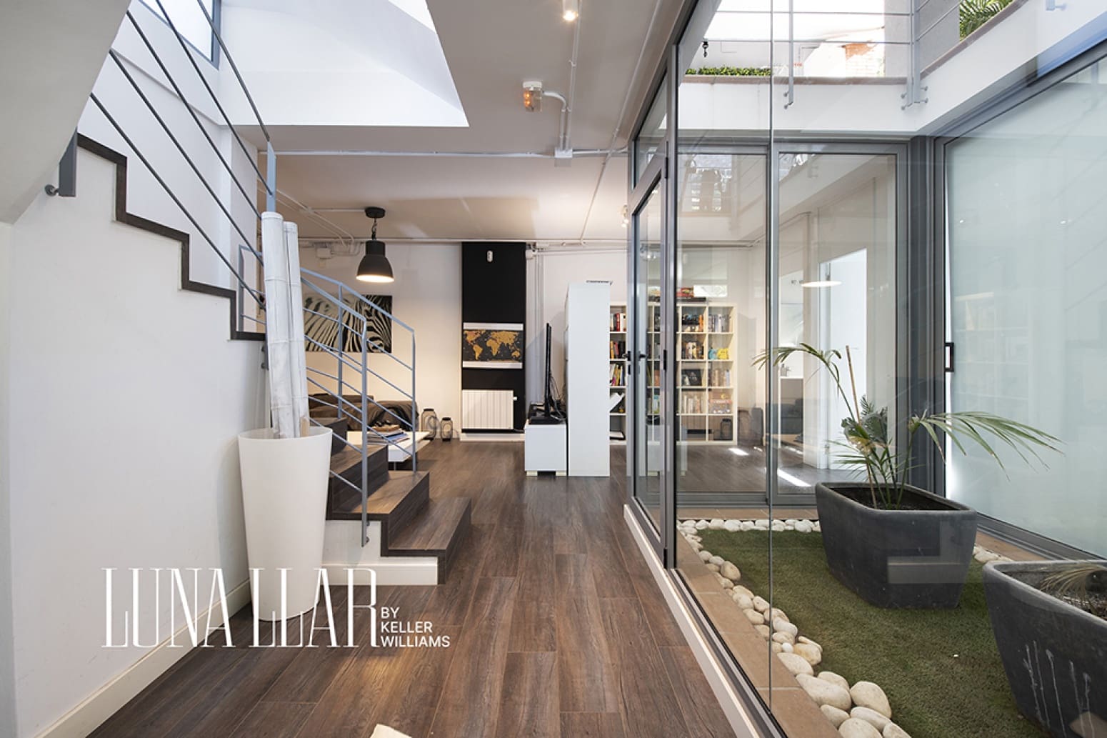 5 bedroom Villa for sale in Castelldefels with pool - € 1,150,000 (Ref: 10173397)
