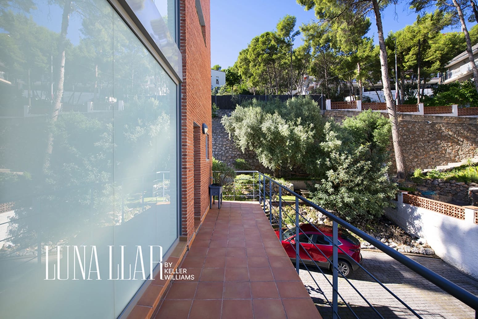 5 bedroom Villa for sale in Castelldefels with pool - € 1,150,000 (Ref: 10173397)