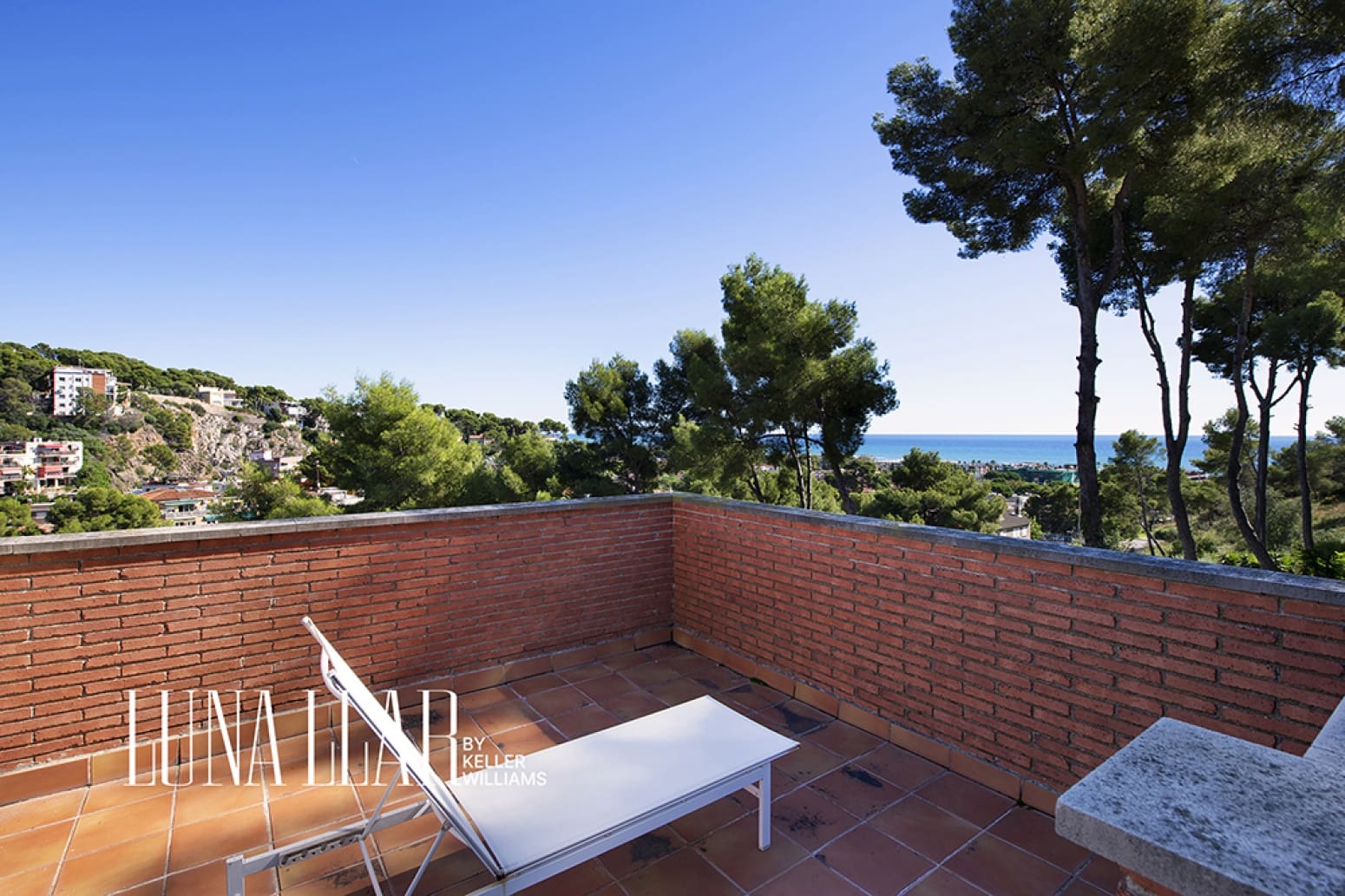 5 bedroom Villa for sale in Castelldefels with pool - € 1,150,000 (Ref: 10173397)