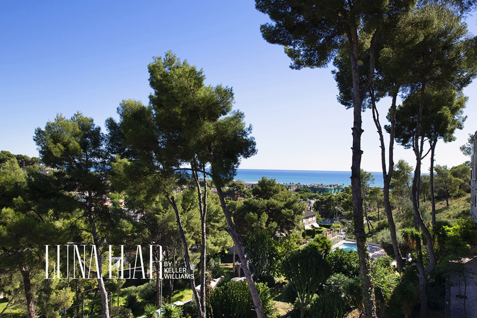 5 bedroom Villa for sale in Castelldefels with pool - € 1,150,000 (Ref: 10173397)