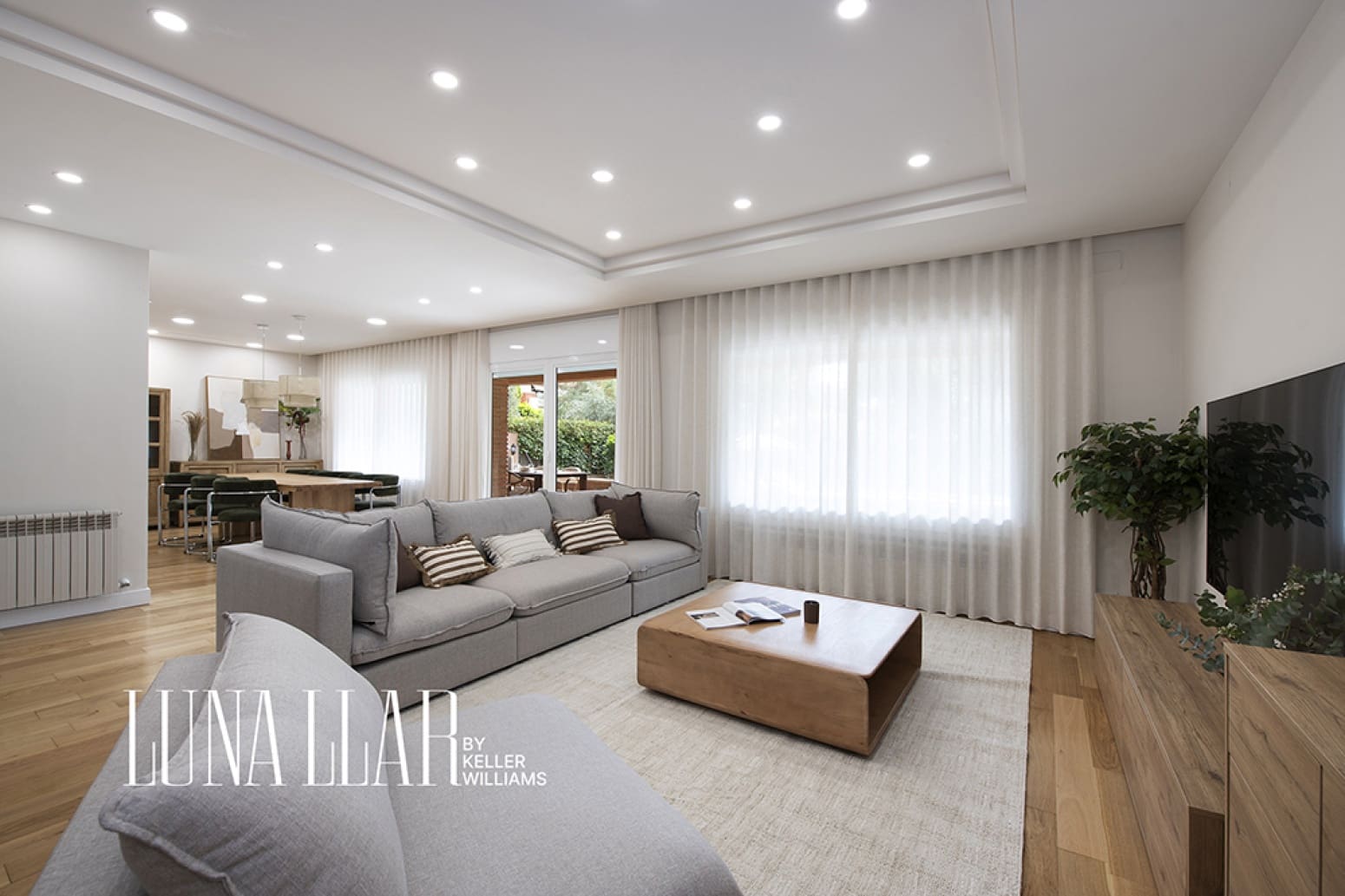 7 bedroom Villa for rent in Gava with pool garage - € 14,000 (Ref: 10182725)