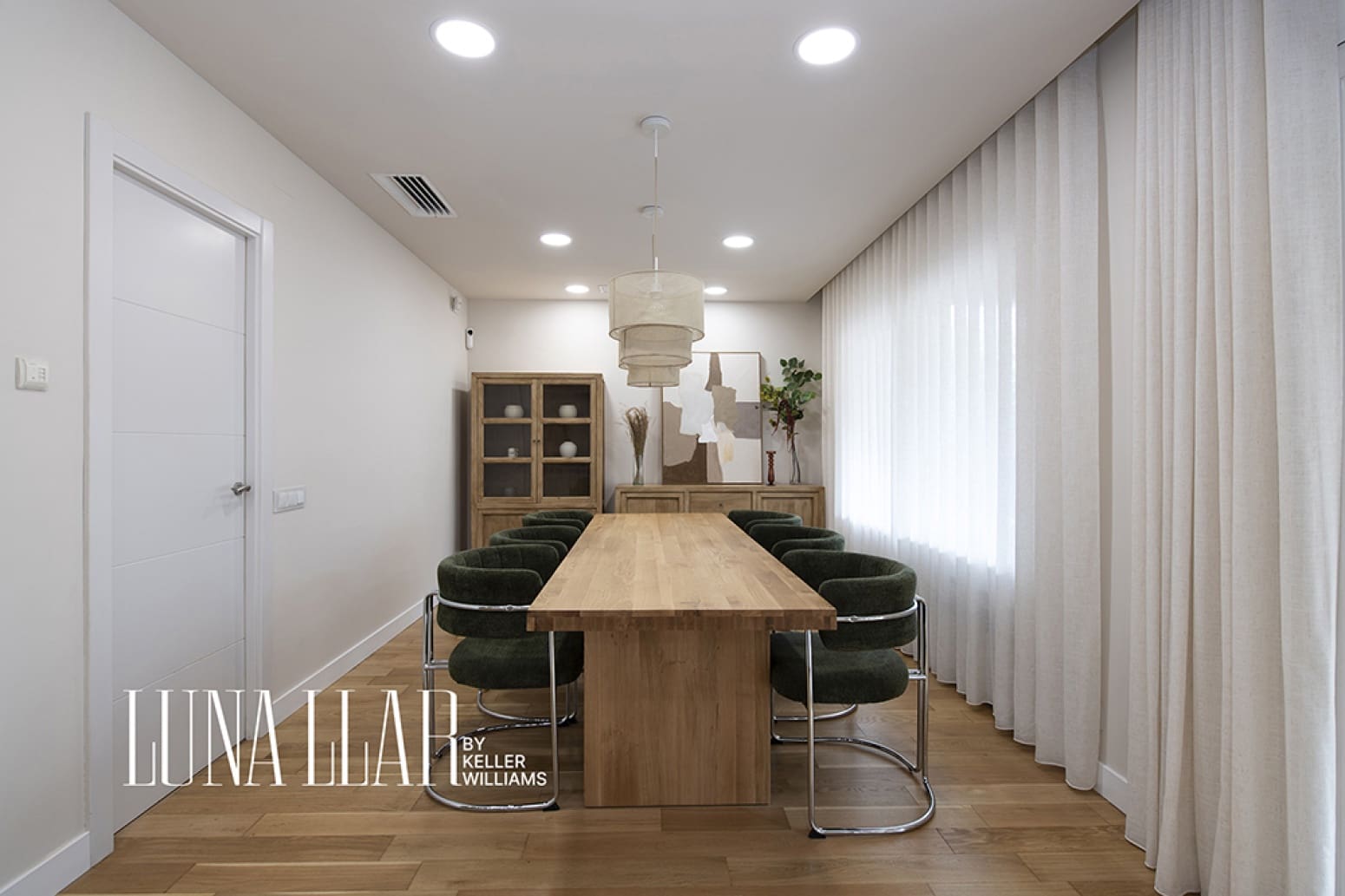 7 bedroom Villa for rent in Gava with pool garage - € 14,000 (Ref: 10182725)