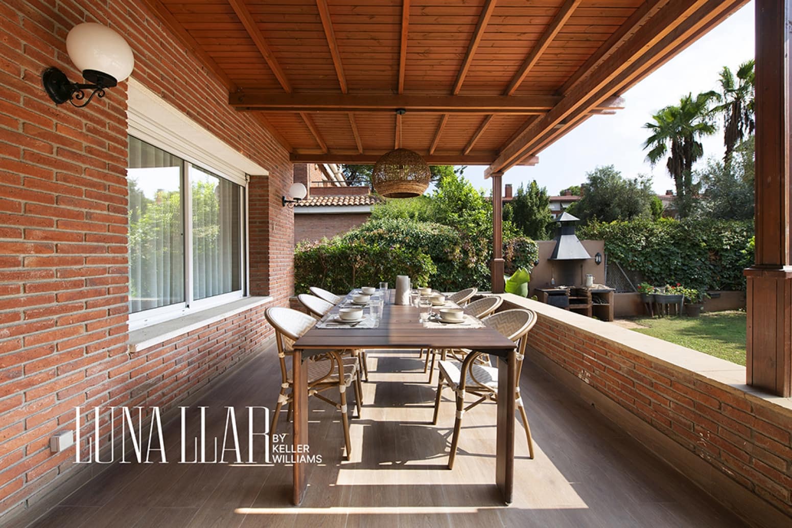7 bedroom Villa for rent in Gava with pool garage - € 14,000 (Ref: 10182725)