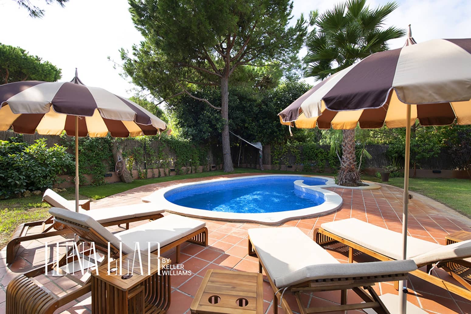 7 bedroom Villa for rent in Gava with pool garage - € 14,000 (Ref: 10182725)