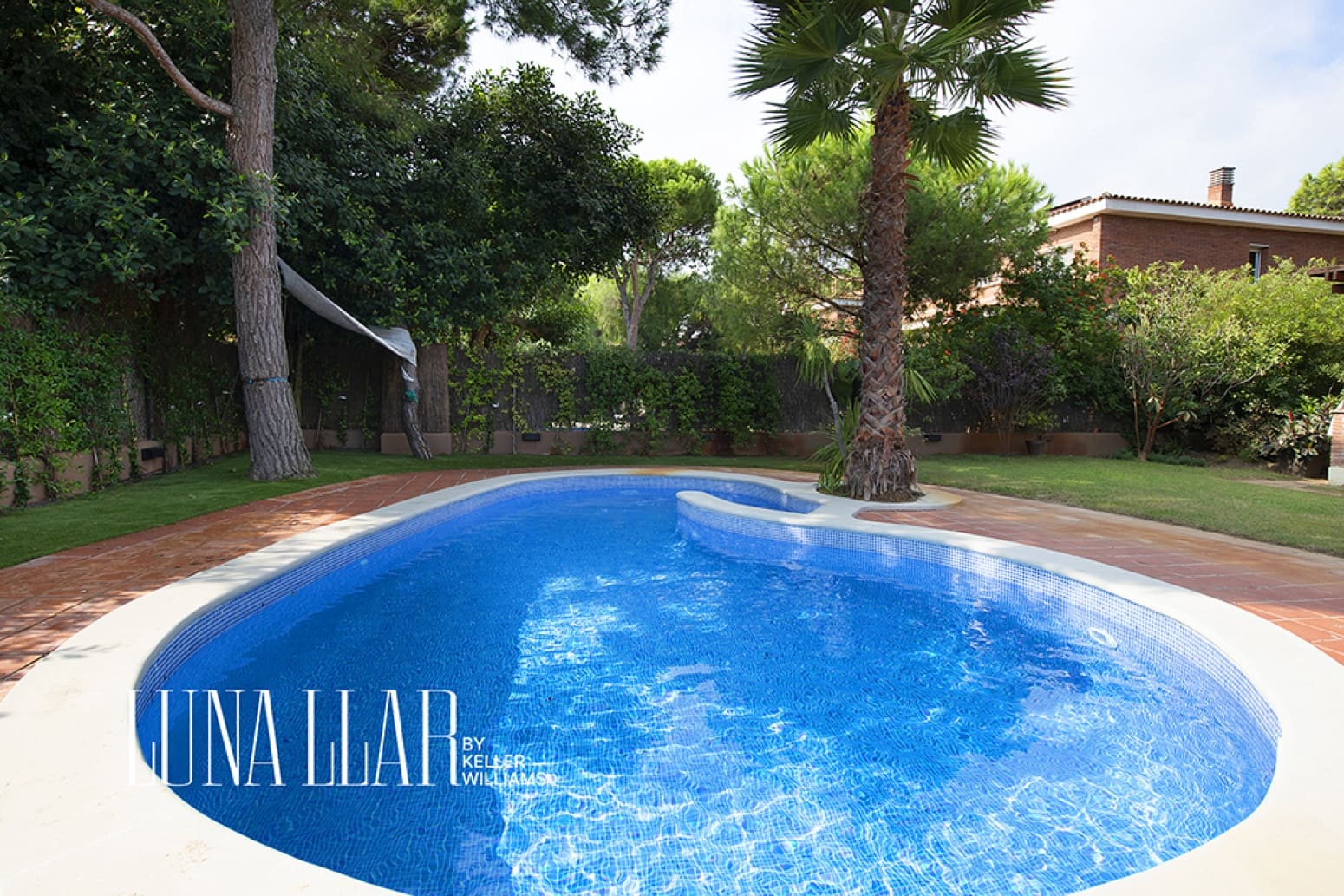 7 bedroom Villa for rent in Gava with pool garage - € 14,000 (Ref: 10182725)