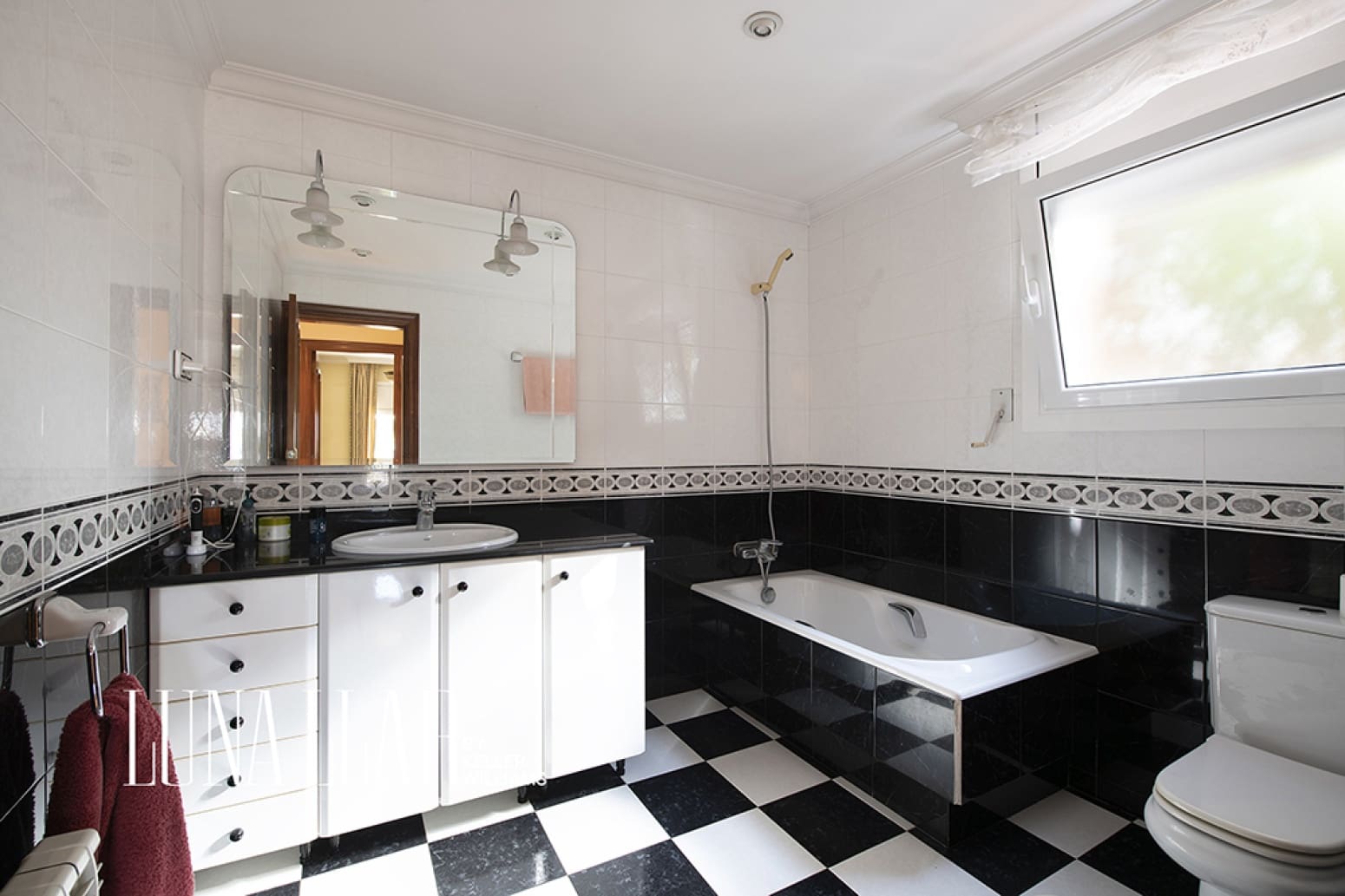 5 slaapkamer Villa te koop in Castelldefels met zwembad garage - € 1.259.000 (Ref: 10186598)