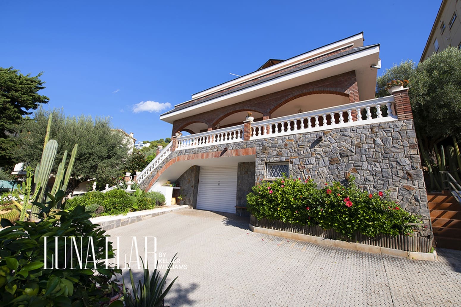 5 slaapkamer Villa te koop in Castelldefels met zwembad garage - € 1.259.000 (Ref: 10186598)