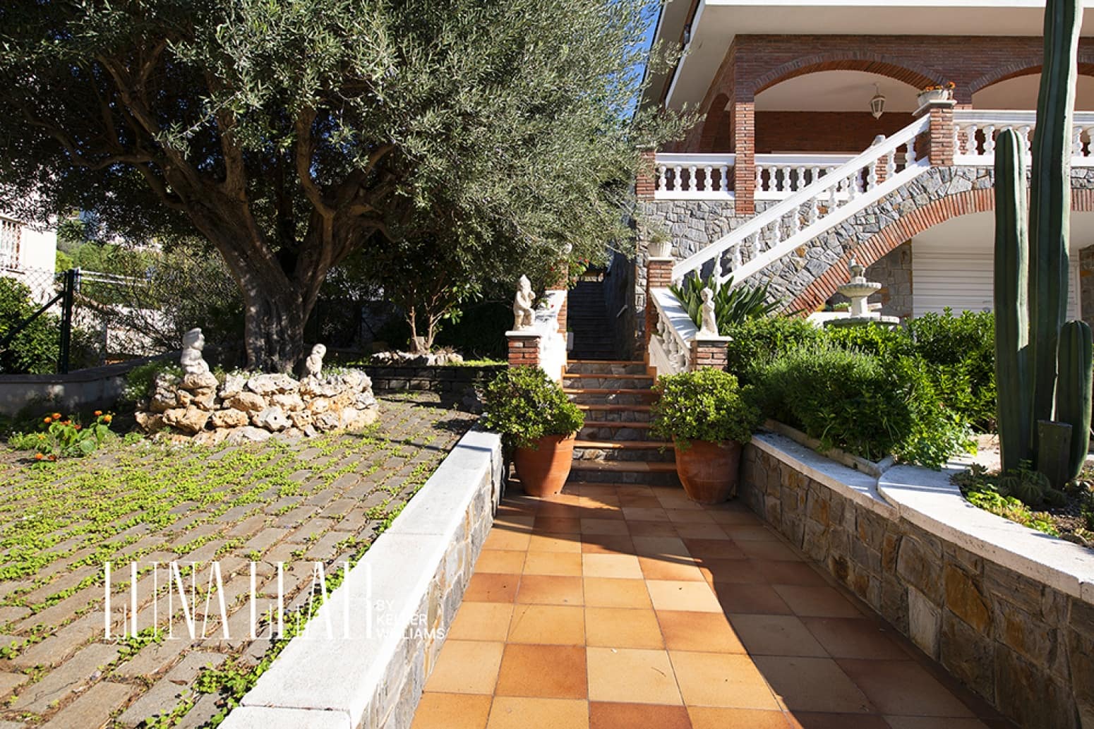 5 slaapkamer Villa te koop in Castelldefels met zwembad garage - € 1.259.000 (Ref: 10186598)