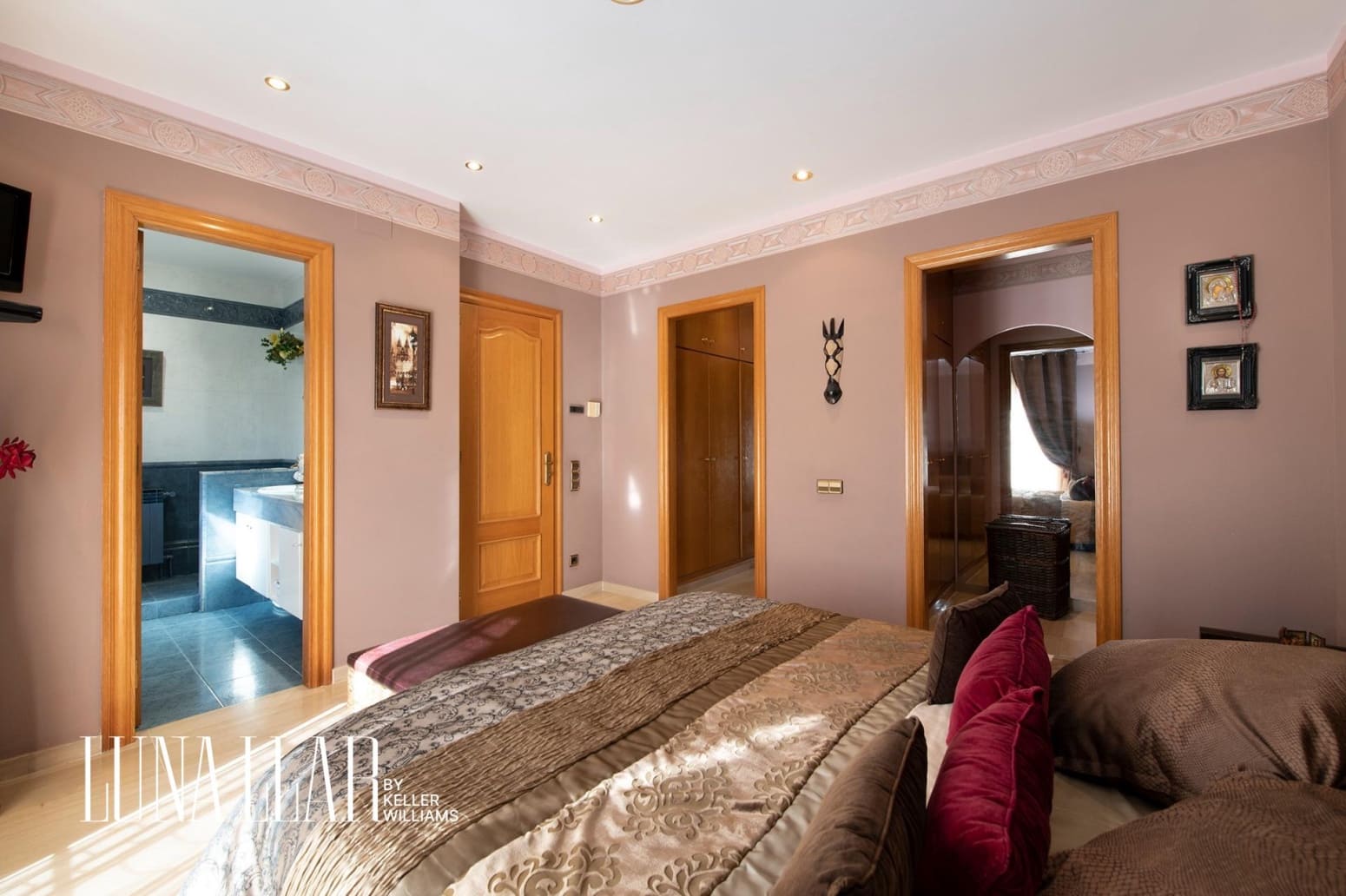 7 bedroom Villa for sale in Gava - € 995,000 (Ref: 7123174)