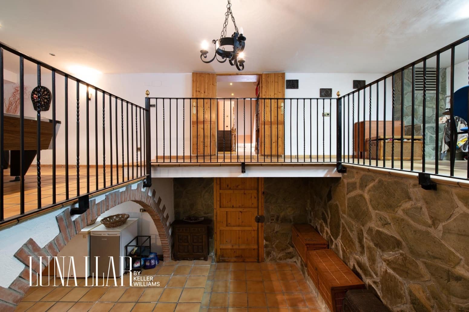 7 bedroom Villa for sale in Gava - € 995,000 (Ref: 7123174)