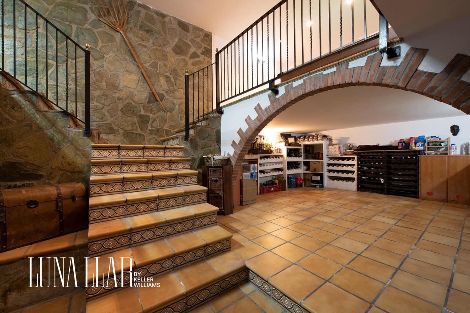 7 bedroom Villa for sale in Gava - € 995,000 (Ref: 7123174)