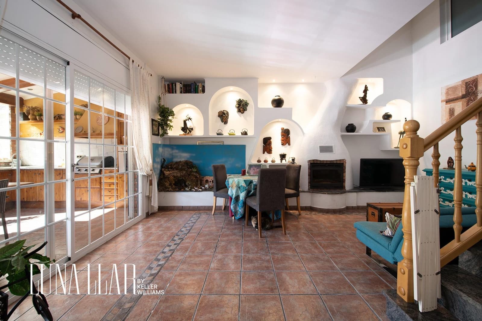 7 soveværelse Semi-Rækkehus til salg i Gava med swimmingpool garage - € 995.000 (Ref: 8921626)