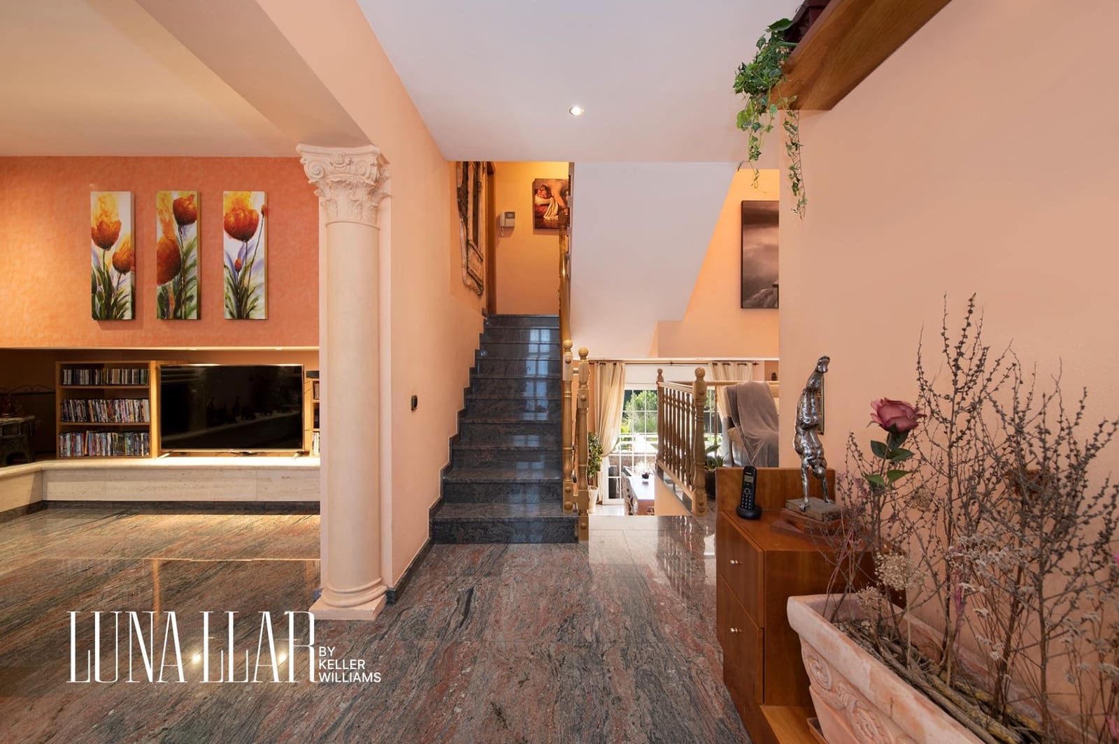 7 soveværelse Semi-Rækkehus til salg i Gava med swimmingpool garage - € 995.000 (Ref: 8921626)