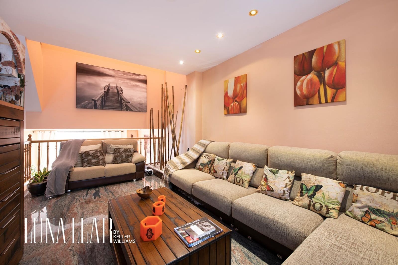 7 soveværelse Semi-Rækkehus til salg i Gava med swimmingpool garage - € 995.000 (Ref: 8921626)