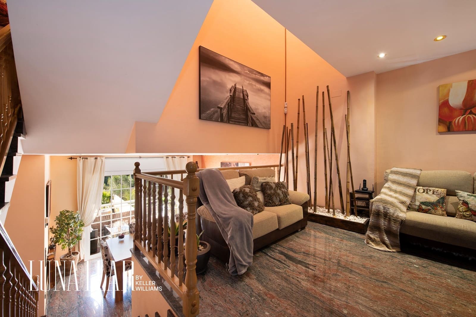 7 soveværelse Semi-Rækkehus til salg i Gava med swimmingpool garage - € 995.000 (Ref: 8921626)