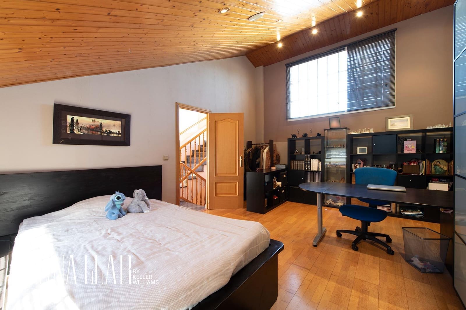 7 soveværelse Semi-Rækkehus til salg i Gava med swimmingpool garage - € 995.000 (Ref: 8921626)