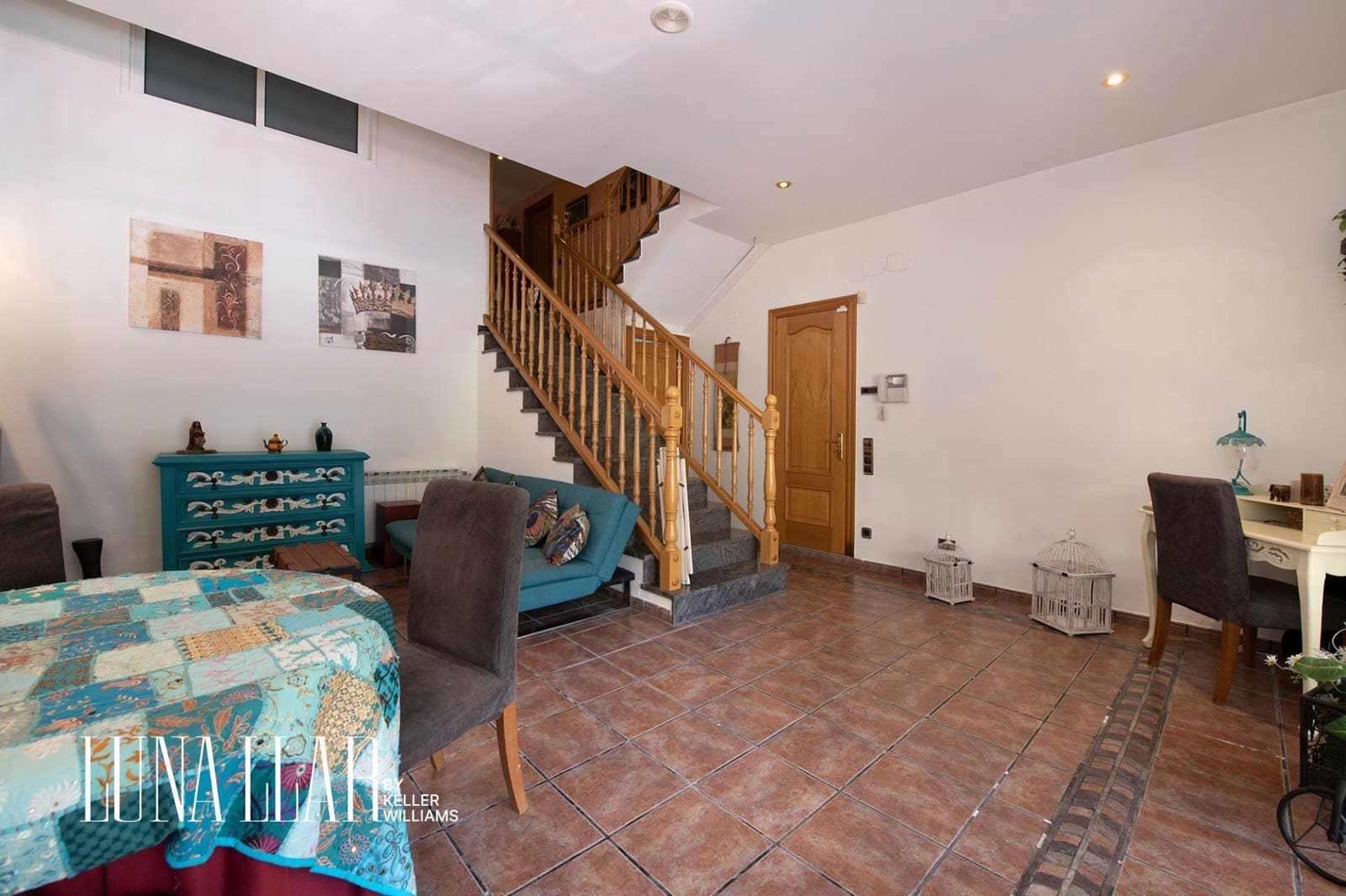 7 soveværelse Semi-Rækkehus til salg i Gava med swimmingpool garage - € 995.000 (Ref: 8921626)