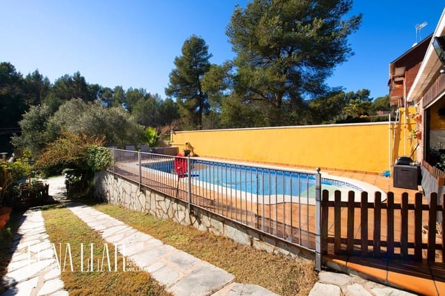 7 quarto Moradia Geminada para venda em Gavà com piscina garagem - 995 000 € (Ref: 8921626)