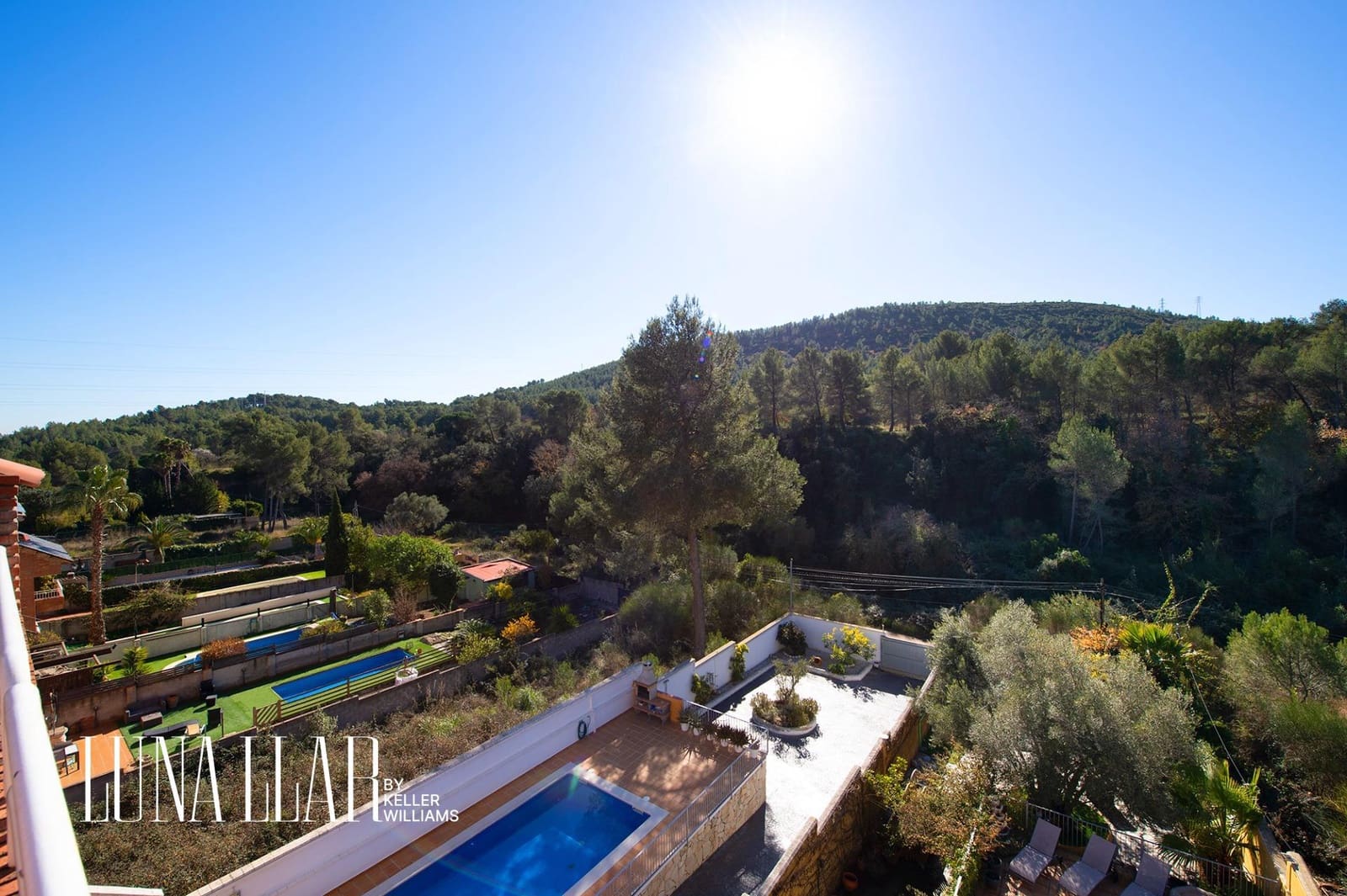 7 soveværelse Semi-Rækkehus til salg i Gava med swimmingpool garage - € 995.000 (Ref: 8921626)