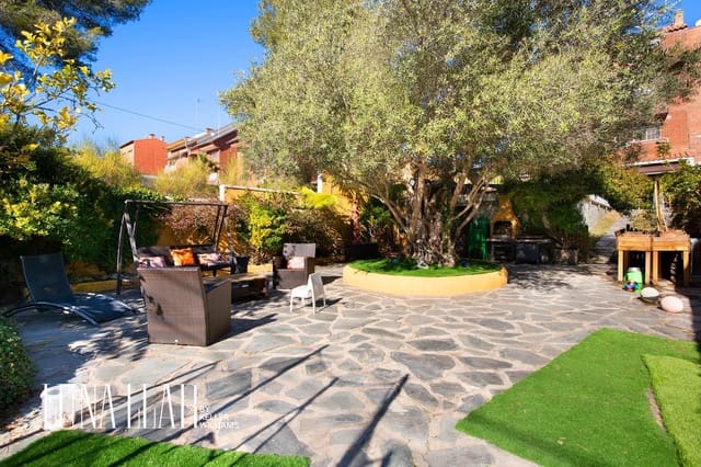 7 quarto Moradia Geminada para venda em Gavà com piscina garagem - 995 000 € (Ref: 8921626)