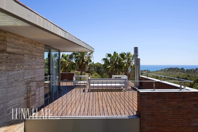4 bedroom Villa for sale in Castelldefels with pool - € 2,495,000 (Ref: 8921628)