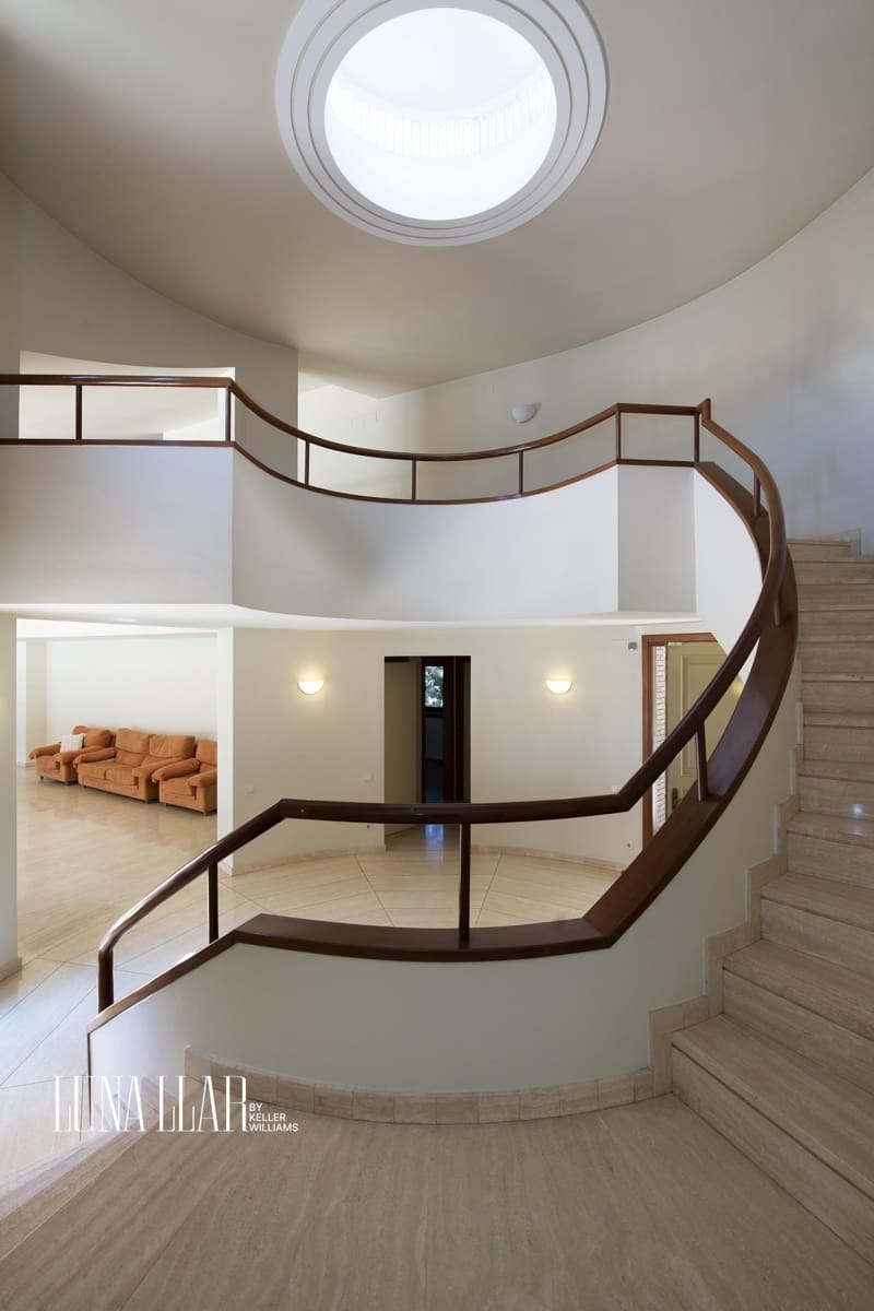 6 soveværelse Villa til salg i Gava med swimmingpool - € 6.000.000 (Ref: 8921630)