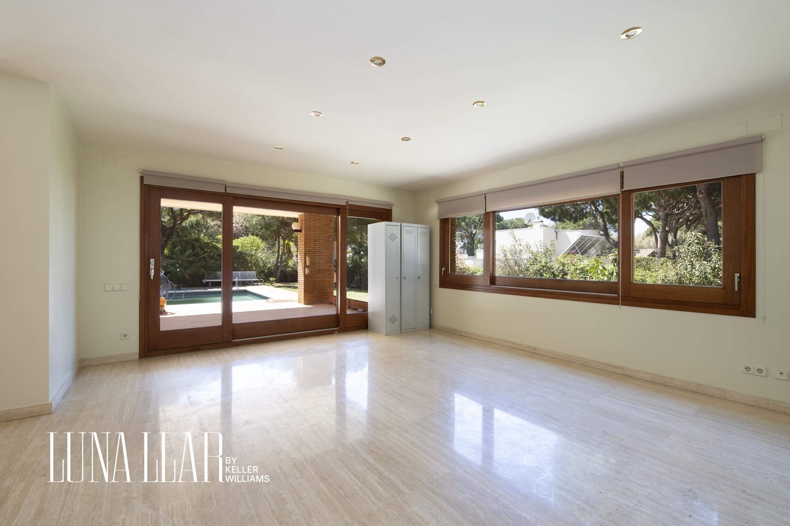 6 soveværelse Villa til salg i Gava med swimmingpool - € 6.000.000 (Ref: 8921630)