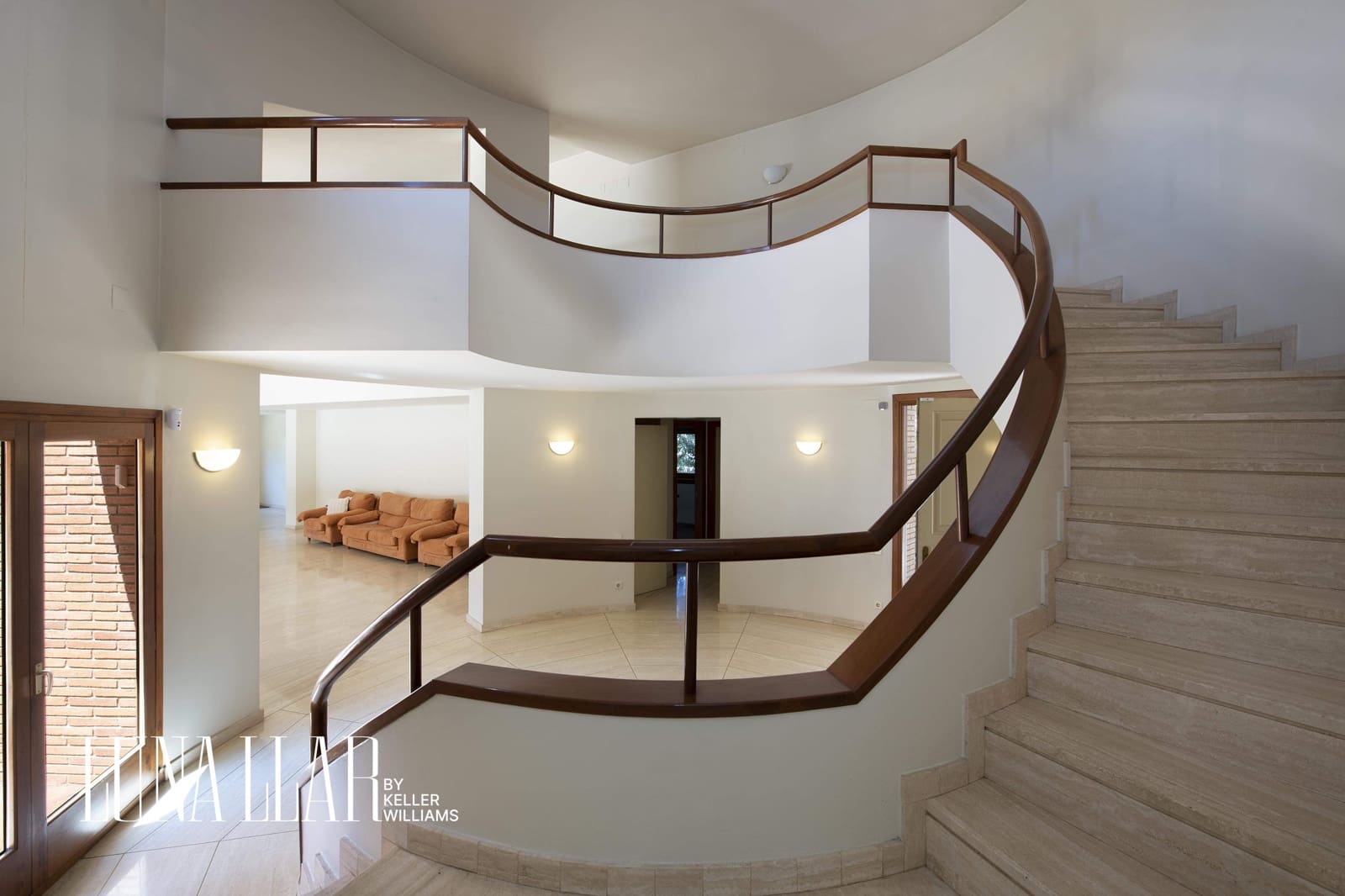 6 soveværelse Villa til salg i Gava med swimmingpool - € 6.000.000 (Ref: 8921630)