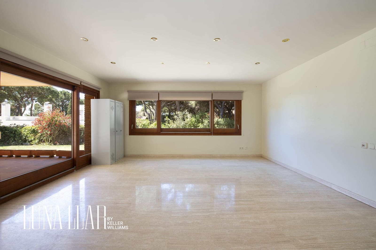 6 soveværelse Villa til salg i Gava med swimmingpool - € 6.000.000 (Ref: 8921630)