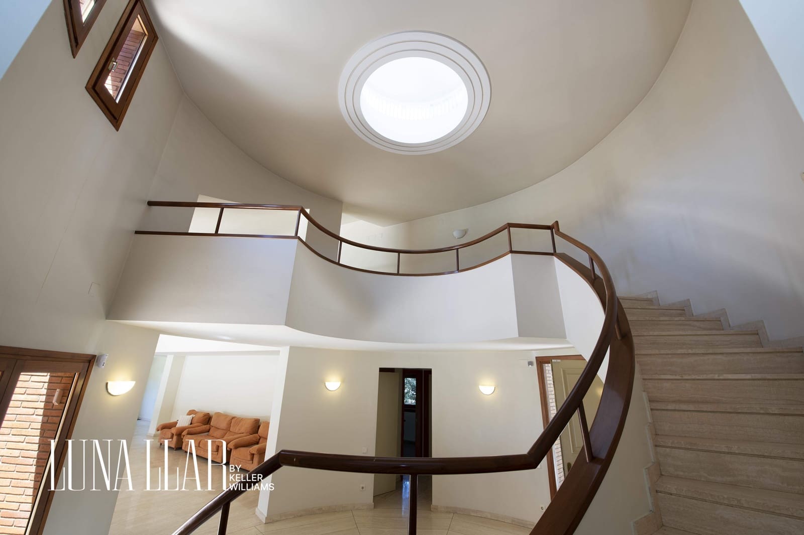 6 soveværelse Villa til salg i Gava med swimmingpool - € 6.000.000 (Ref: 8921630)