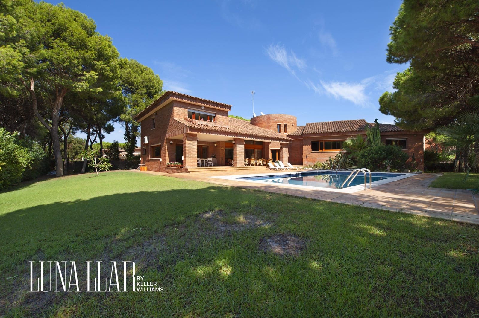 6 soveværelse Villa til salg i Gava med swimmingpool - € 6.000.000 (Ref: 8921630)