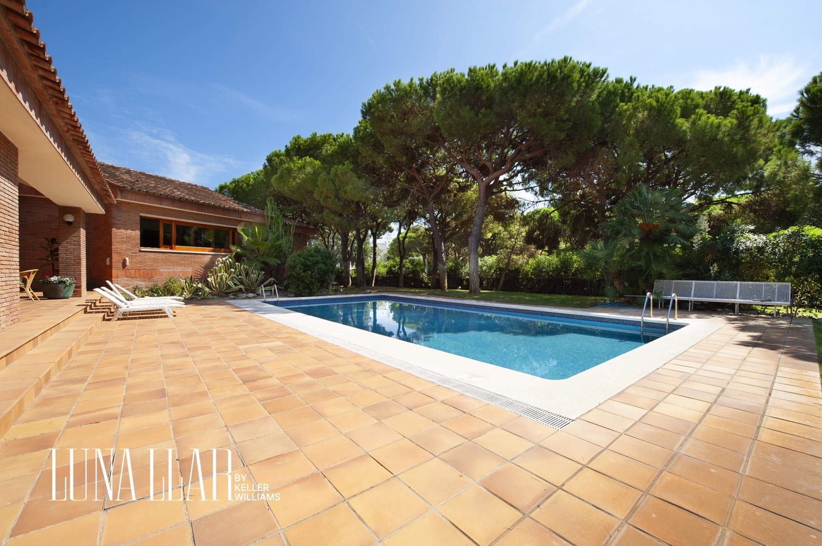 6 soveværelse Villa til salg i Gava med swimmingpool - € 6.000.000 (Ref: 8921630)