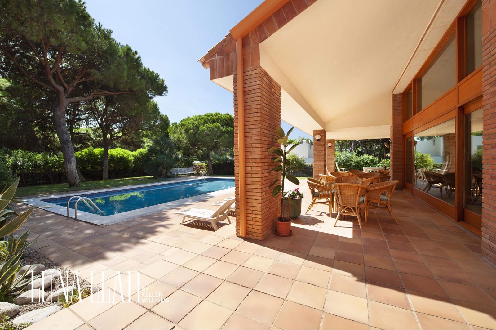 6 soveværelse Villa til salg i Gava med swimmingpool - € 6.000.000 (Ref: 8921630)