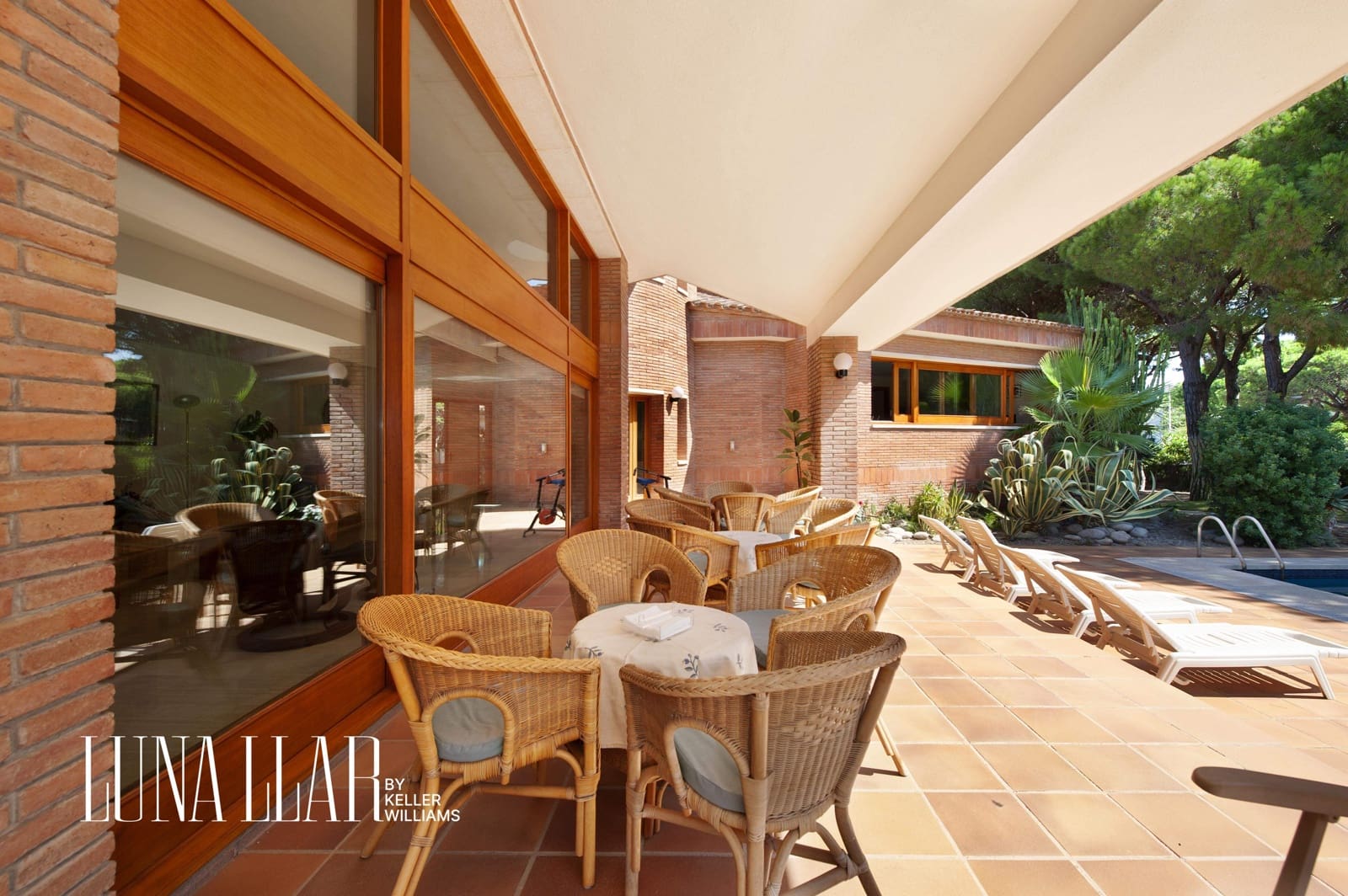 6 soveværelse Villa til salg i Gava med swimmingpool - € 6.000.000 (Ref: 8921630)