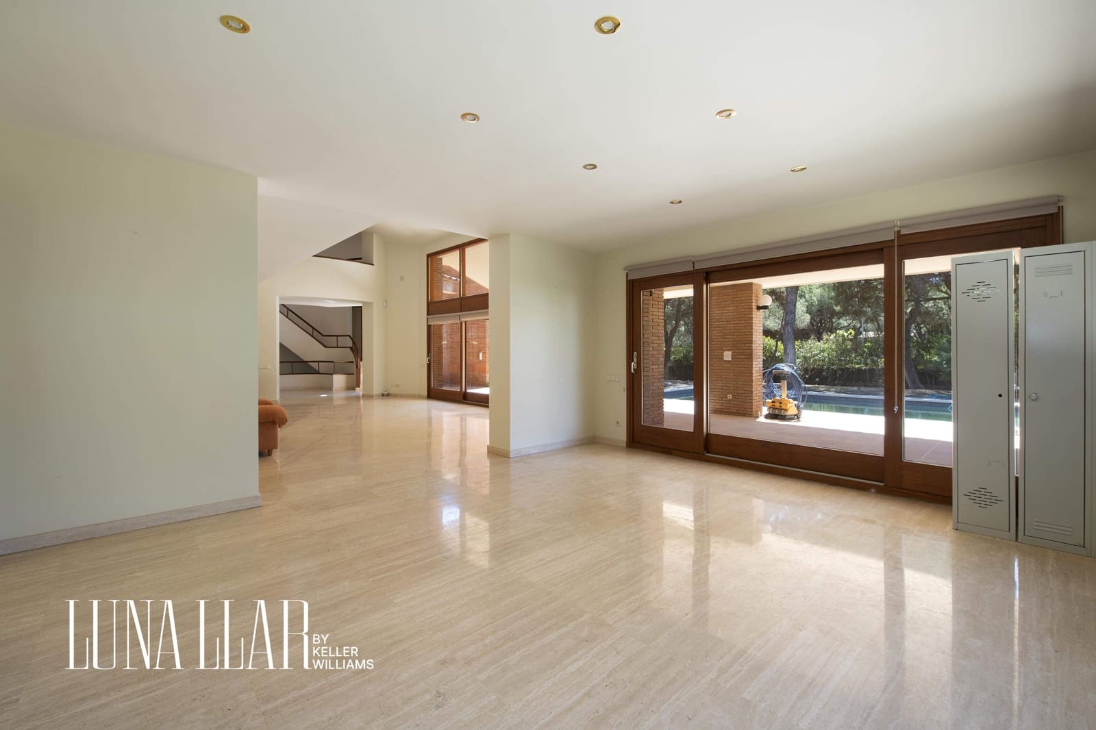 6 soveværelse Villa til salg i Gava med swimmingpool - € 6.000.000 (Ref: 8921630)