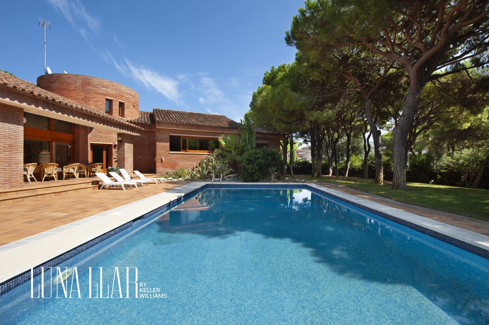 6 soveværelse Villa til salg i Gava med swimmingpool - € 6.000.000 (Ref: 8921630)