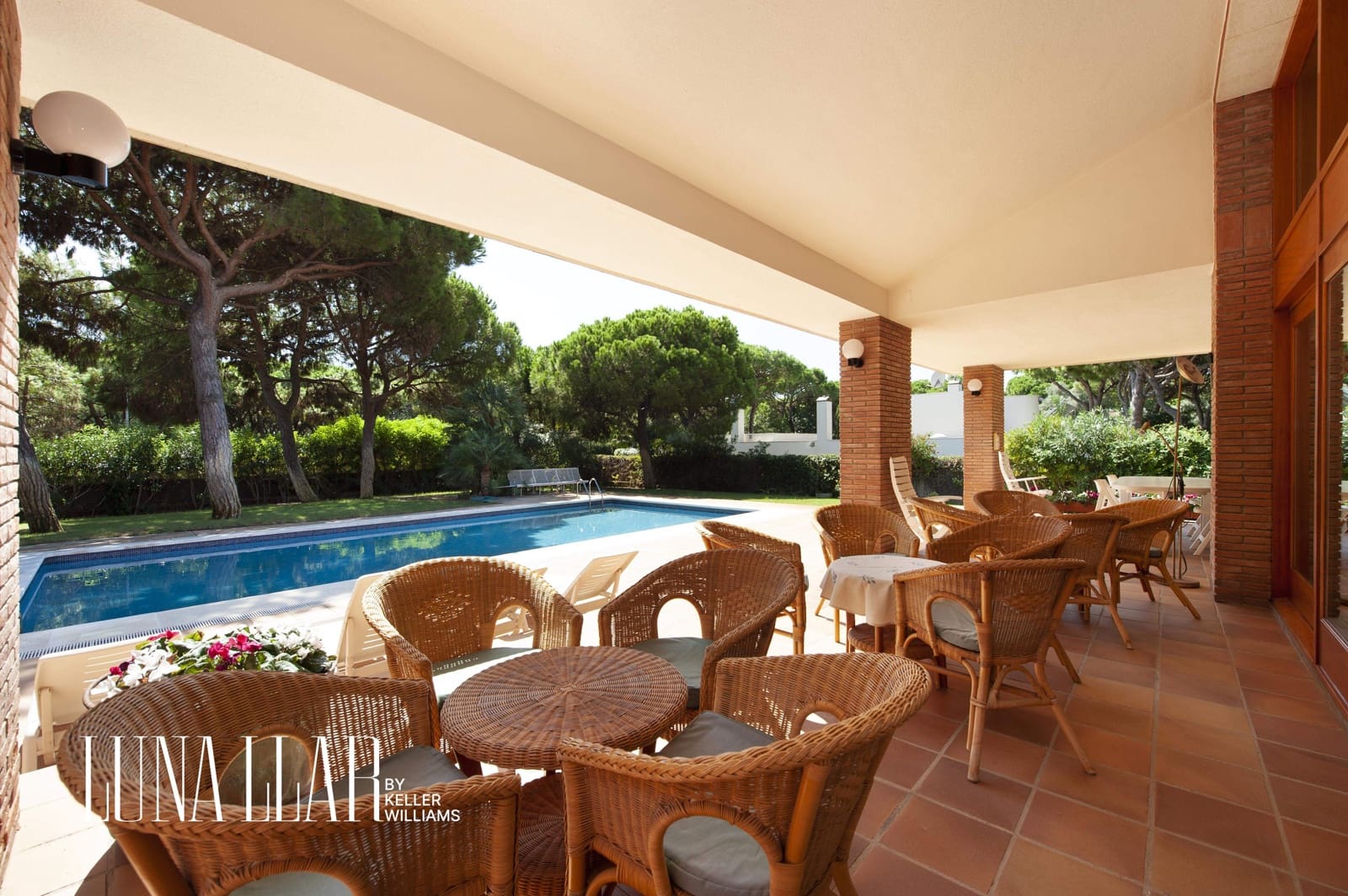 6 soveværelse Villa til salg i Gava med swimmingpool - € 6.000.000 (Ref: 8921630)